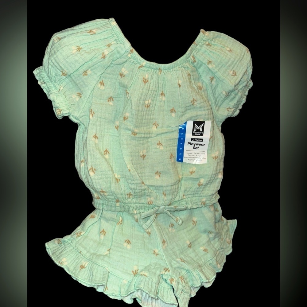 Mint Green Little Girls Playwear set. 100% Cotton. Size 2T